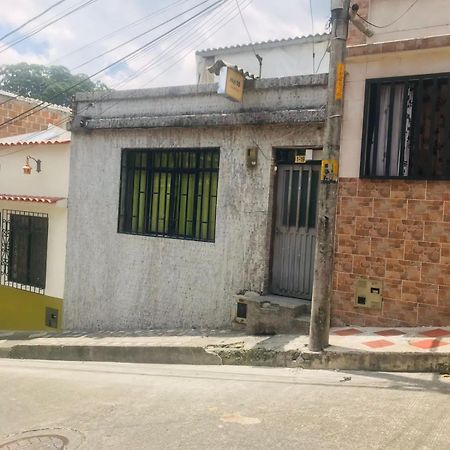 Hostal La 18 Pereira Εξωτερικό φωτογραφία
